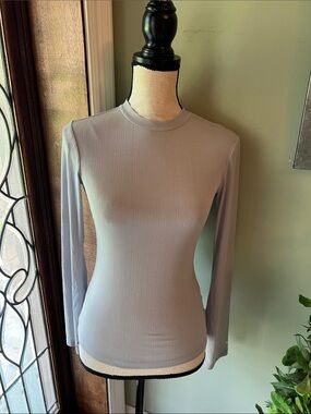 Nike Light Gray Ribbed Long-Sleeve Crewneck Top
